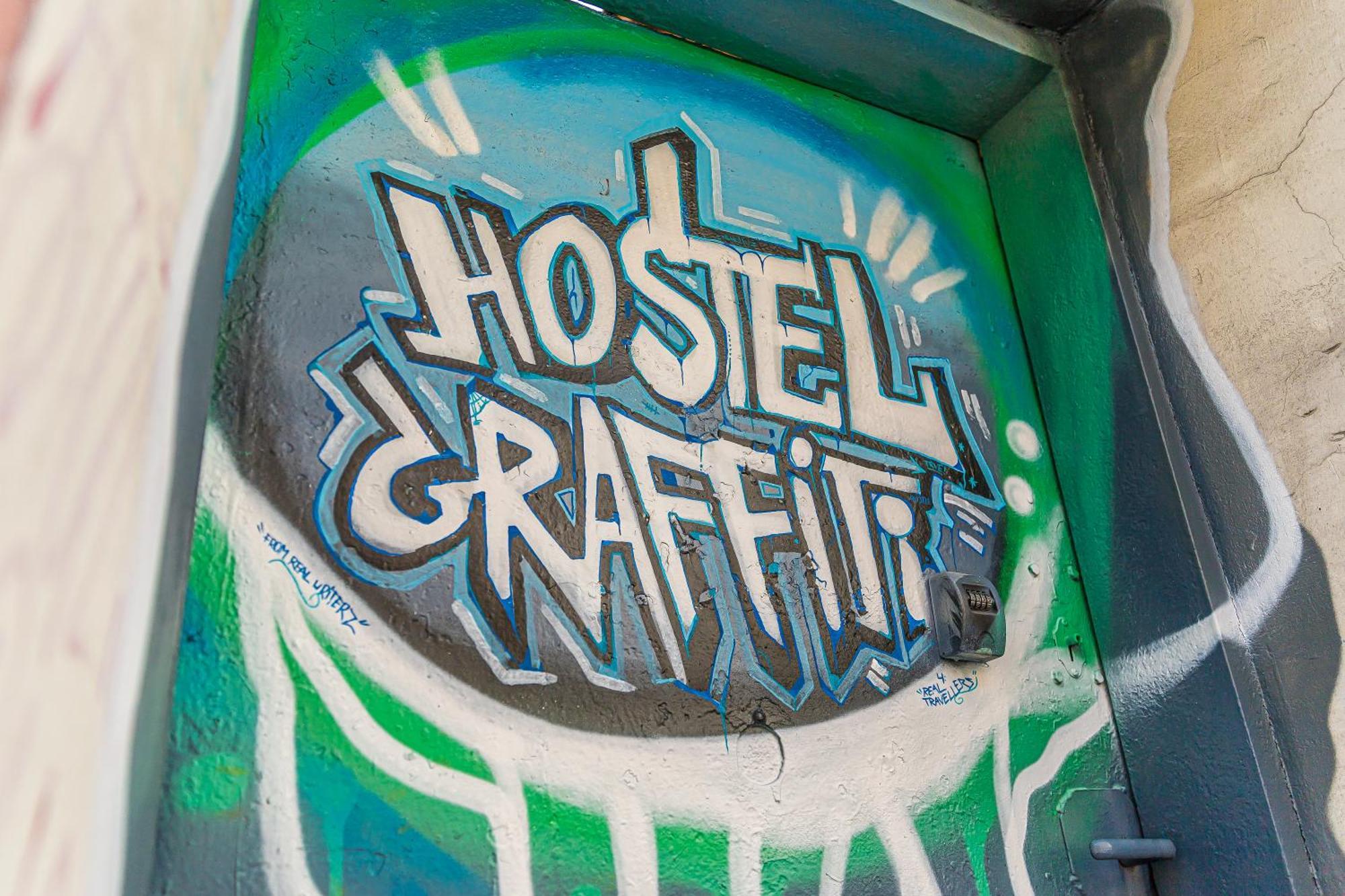 Hostel Graffiti Krakau Exterior foto